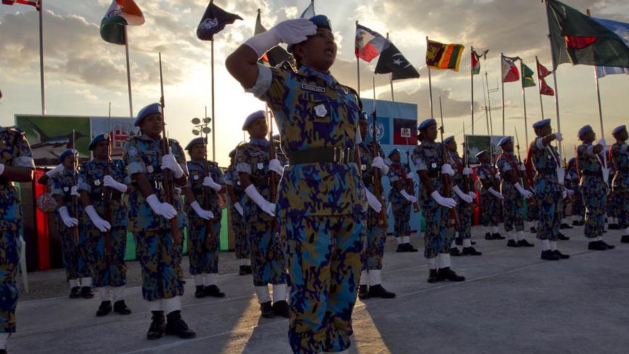 Bangladesh female FPU medal ceremony